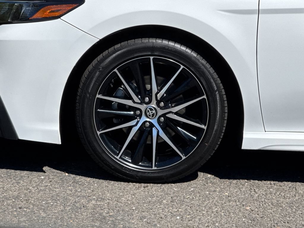 Used 2022 Toyota Camry SE w/ Carpet Mat Package (TMS) FWD image 34