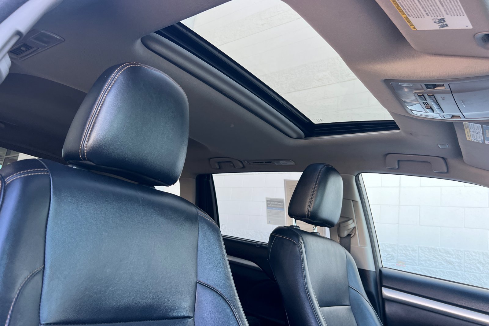 Used 2018 Toyota Highlander XLE AWD/4WD image 15