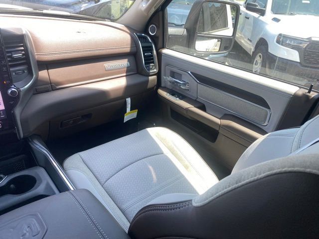 New 2025 RAM 2500 Laramie AWD/4WD image 37