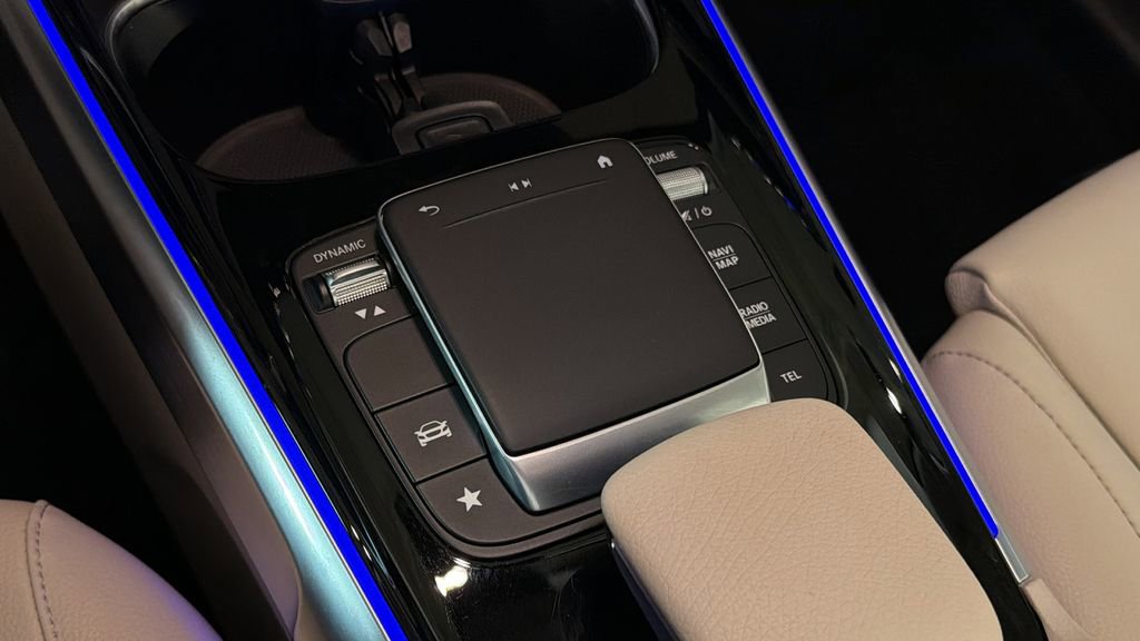 Used 2021 Mercedes-Benz GLB 250 4MATIC image 28