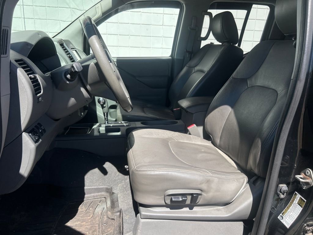 Used 2019 Nissan Frontier SL image 3