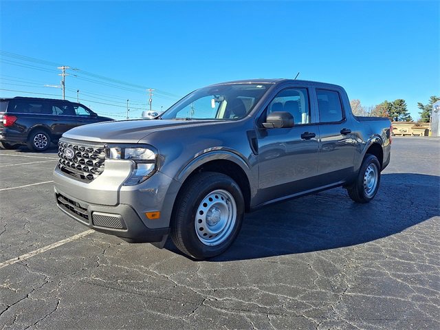 New 2025 Ford Maverick XL image 3