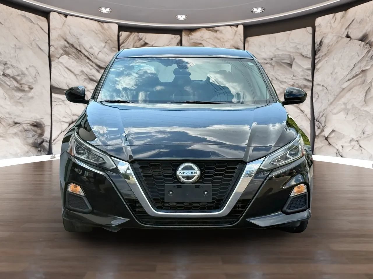 Used 2022 Nissan Altima 2.5 SV FWD image 2