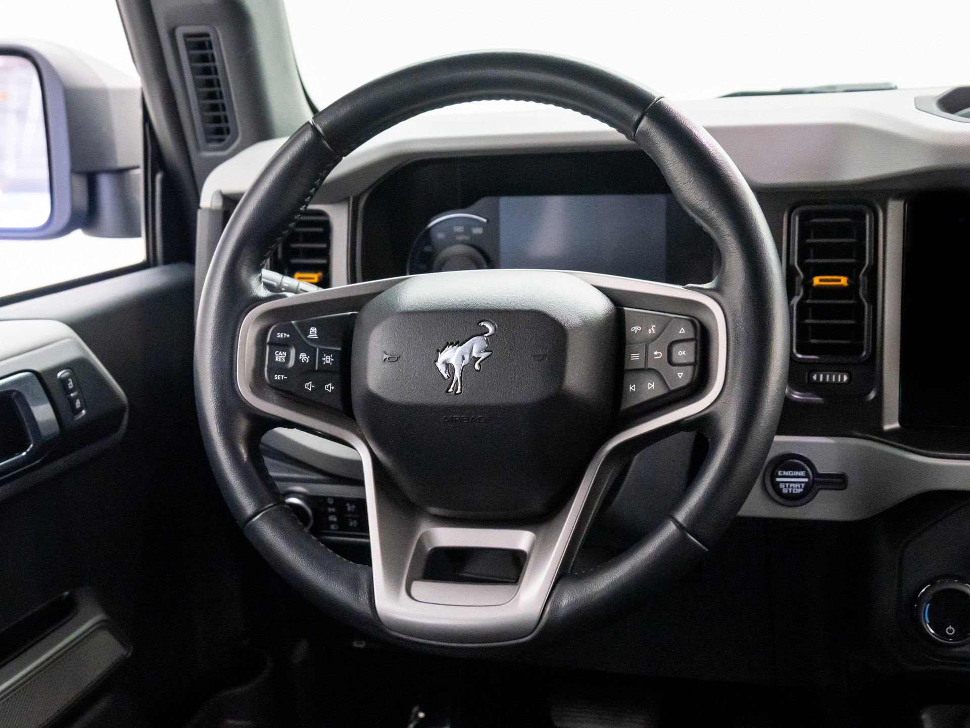 Used 2023 Ford Bronco Badlands image 10