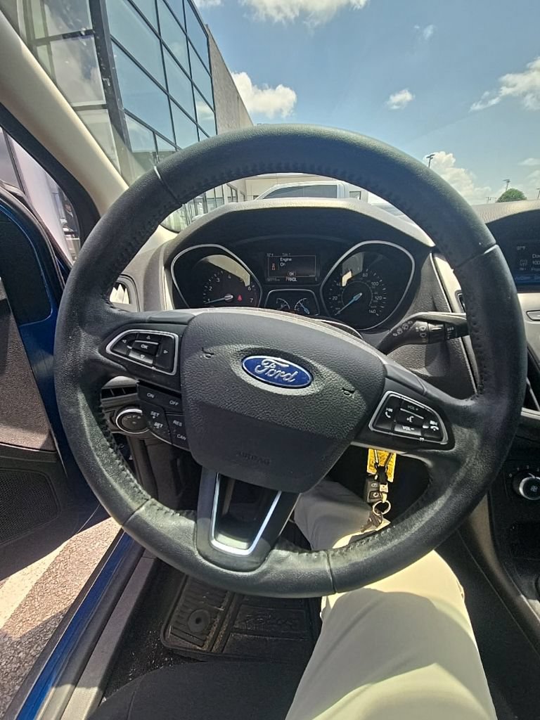 Used 2018 Ford Focus SE w/ Cold Weather Package FWD image 11