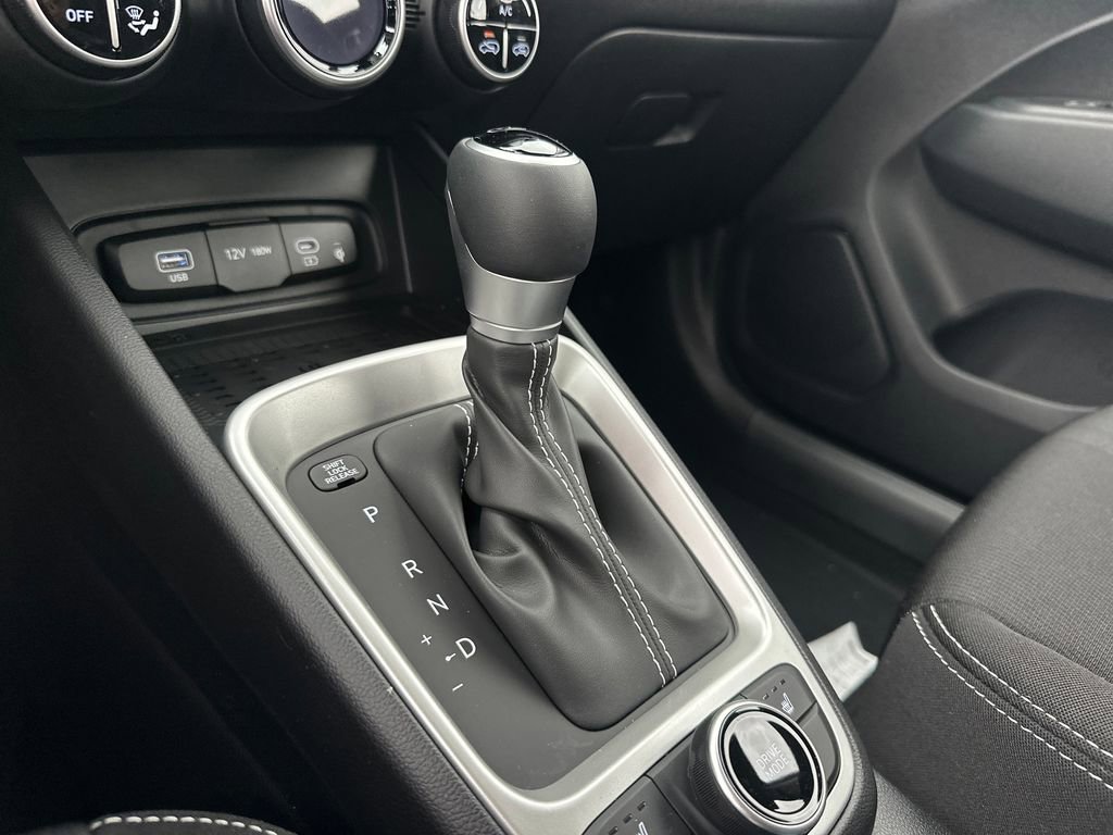 Used 2026 Hyundai Venue SEL FWD image 19