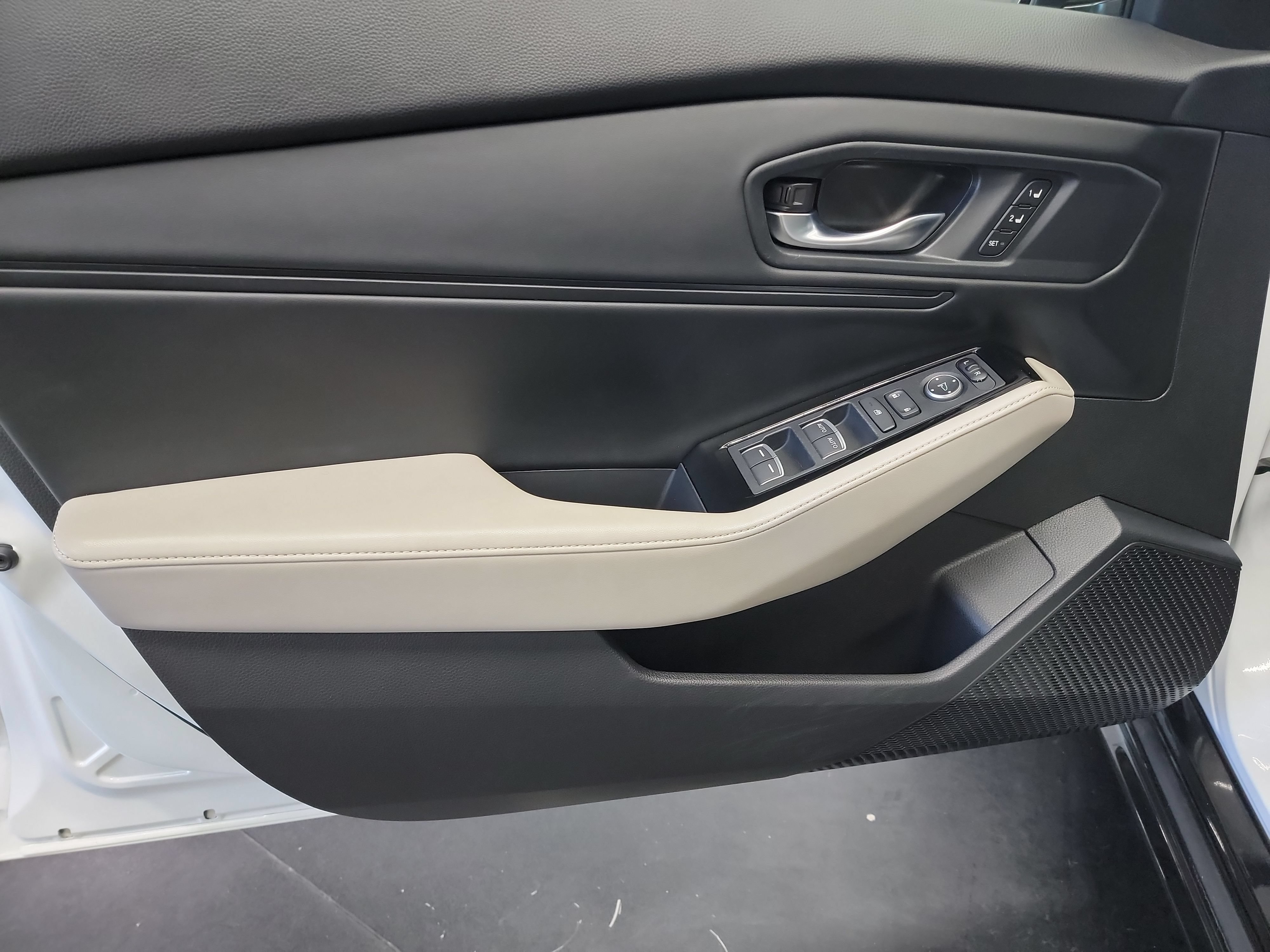 Used 2023 Honda Accord Touring image 13