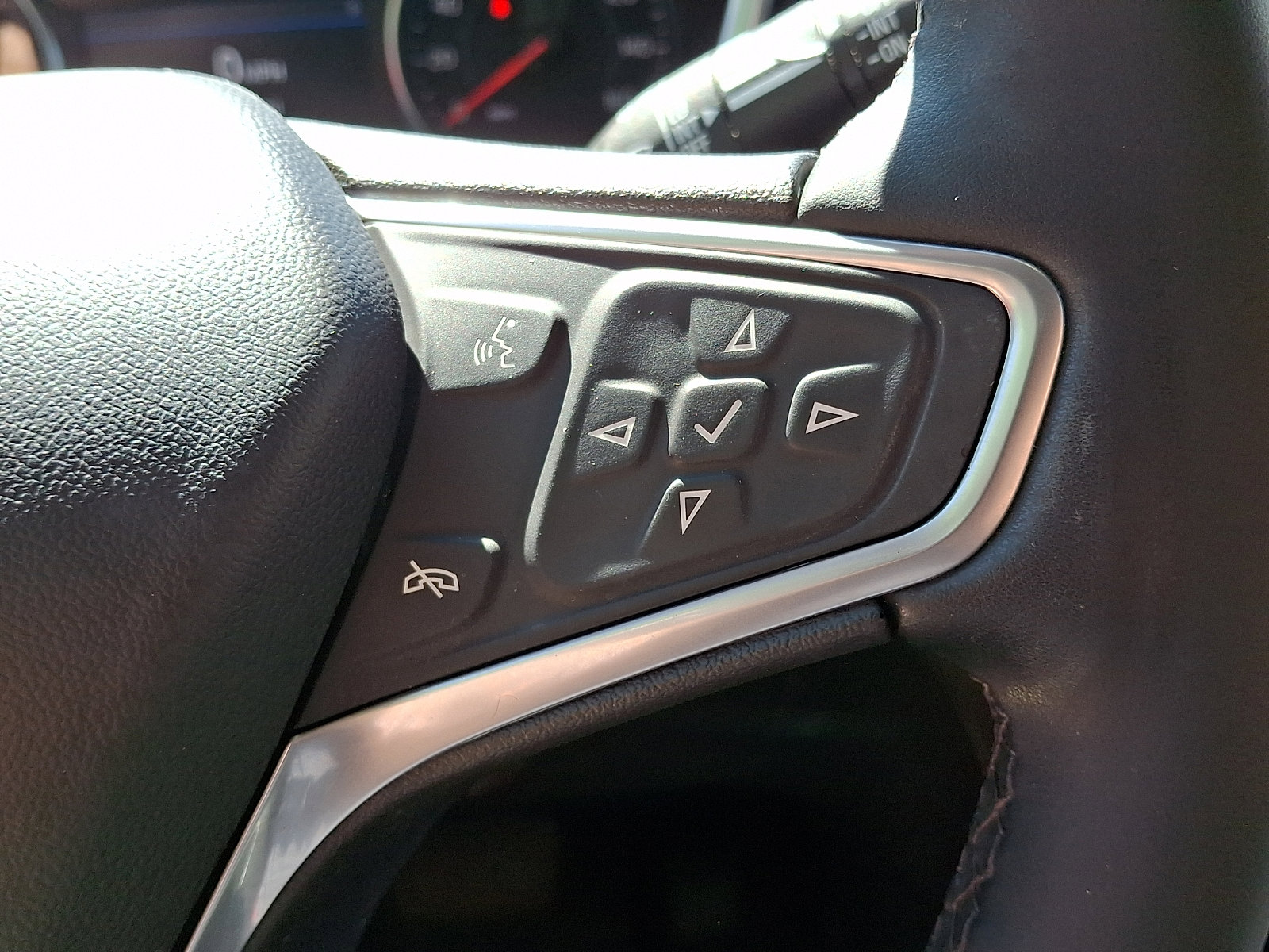 Used 2023 Chevrolet Equinox LT AWD/4WD image 24