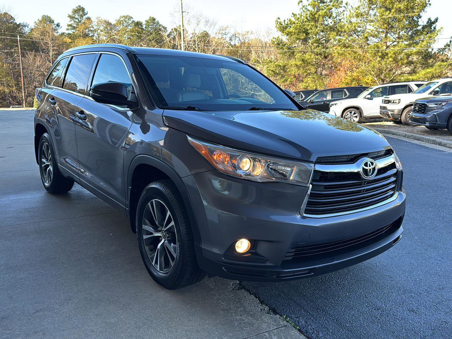 Used 2016 Toyota Highlander XLE image 6