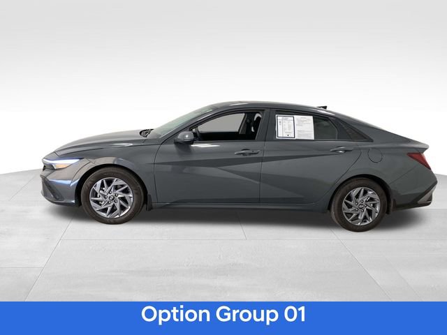 Certified 2025 Hyundai Elantra Blue image 2