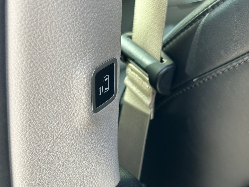 Certified 2024 Chrysler Pacifica Touring-L image 44