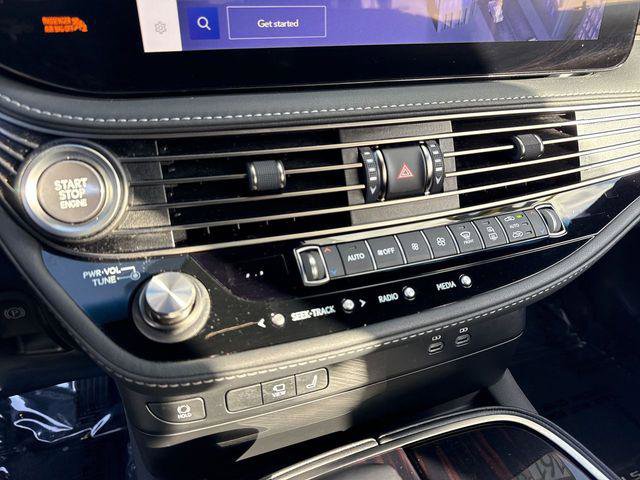 Certified 2023 Lexus LS 500 w/ Interior Upgrade Package image 19