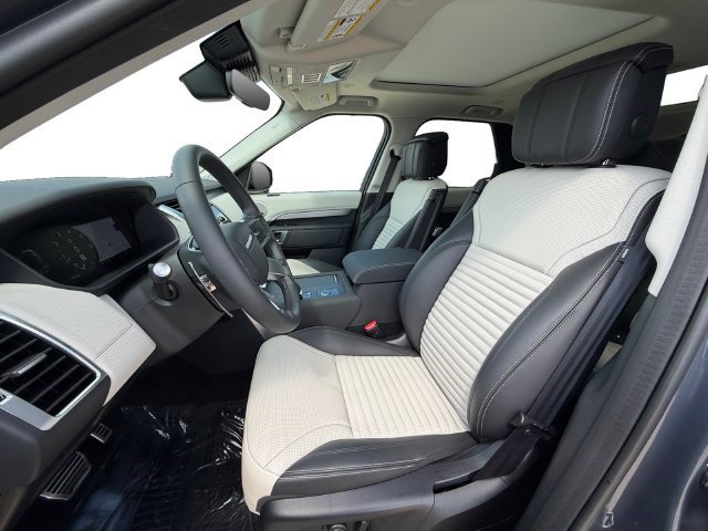 Used 2026 Land Rover Discovery Limited Edition AWD/4WD image 10
