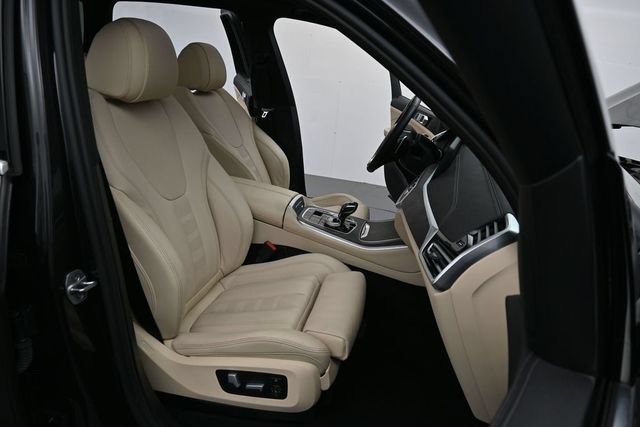 Used 2022 BMW X5 xDrive40i w/ Executive Package AWD/4WD image 31