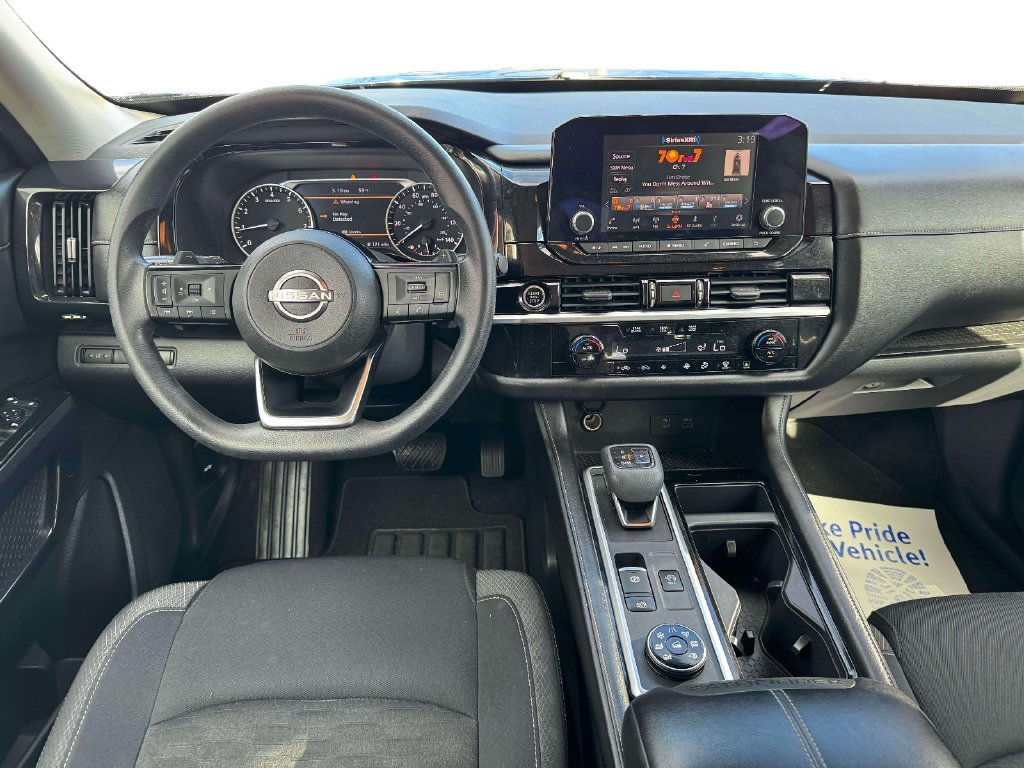 Used 2022 Nissan Pathfinder S AWD/4WD image 19
