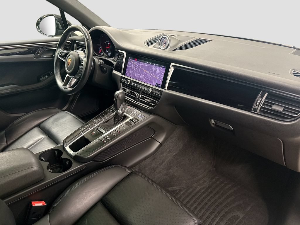Certified 2020 Porsche Macan AWD/4WD image 30