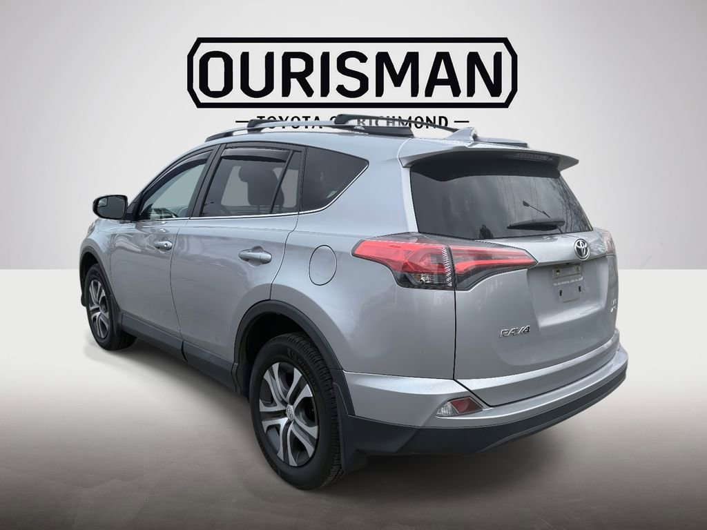 Used 2025 Toyota Corolla Cross XLE w/ Convenience Package image 5