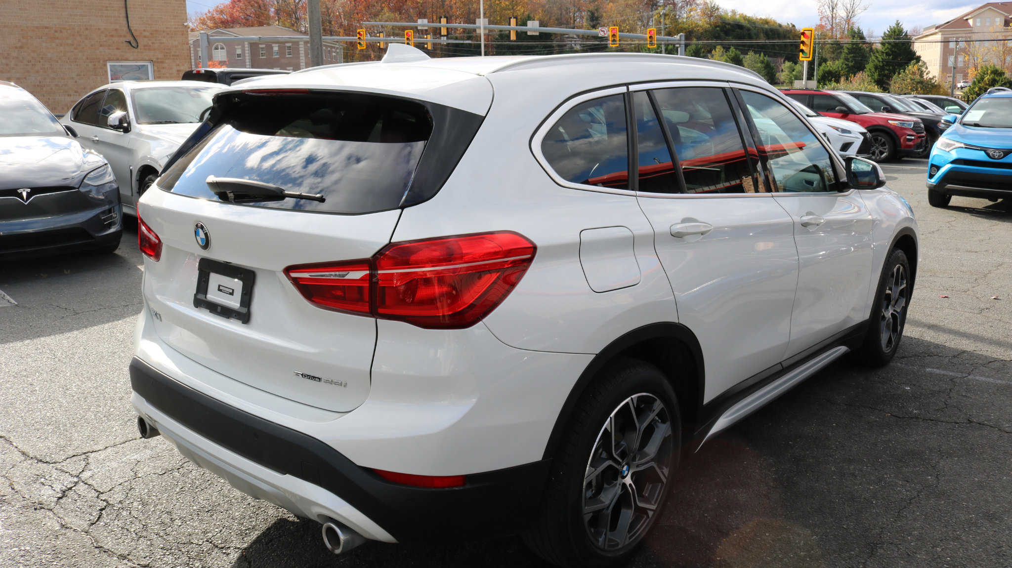 Used 2021 BMW X1 sDrive28i image 10