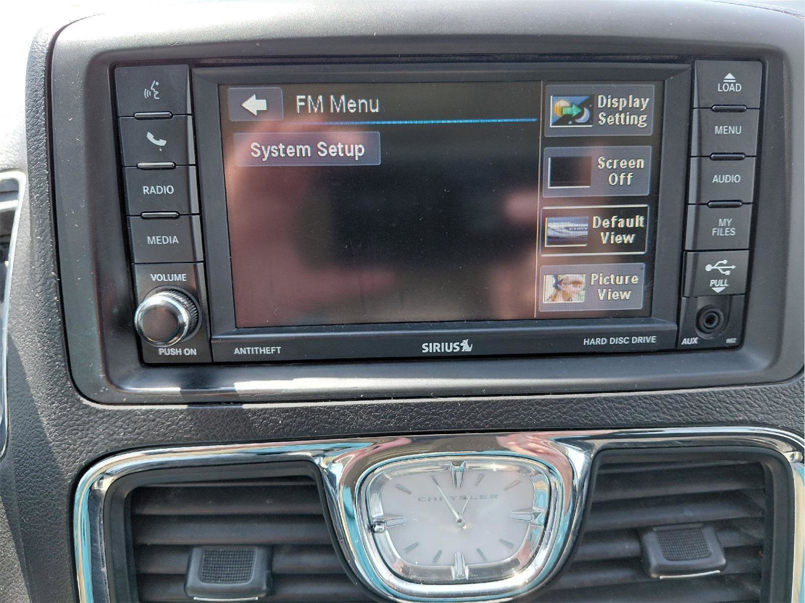 Used 2015 Chrysler Town & Country Touring FWD image 34