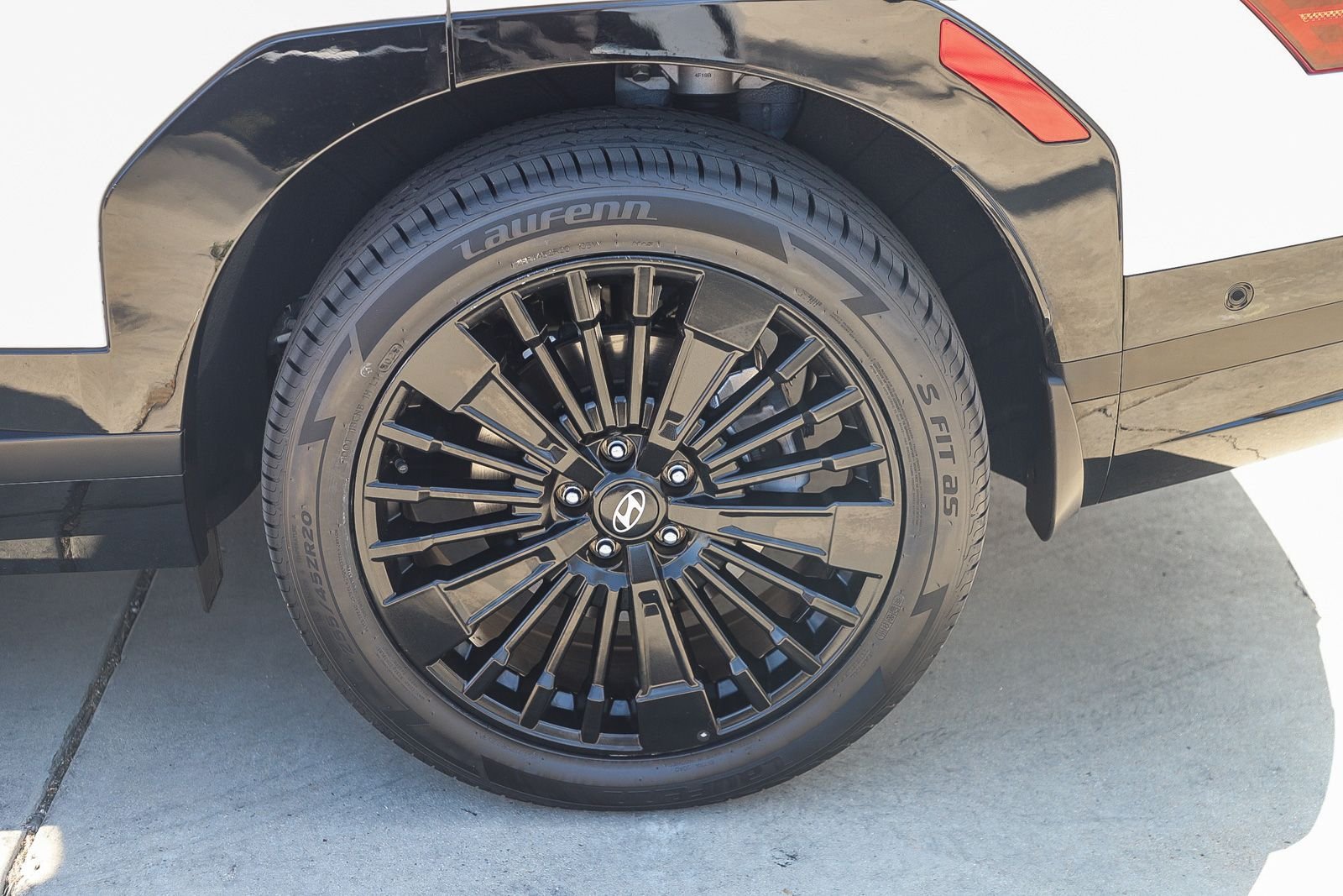Used 2025 Hyundai Santa Fe Calligraphy AWD/4WD image 11