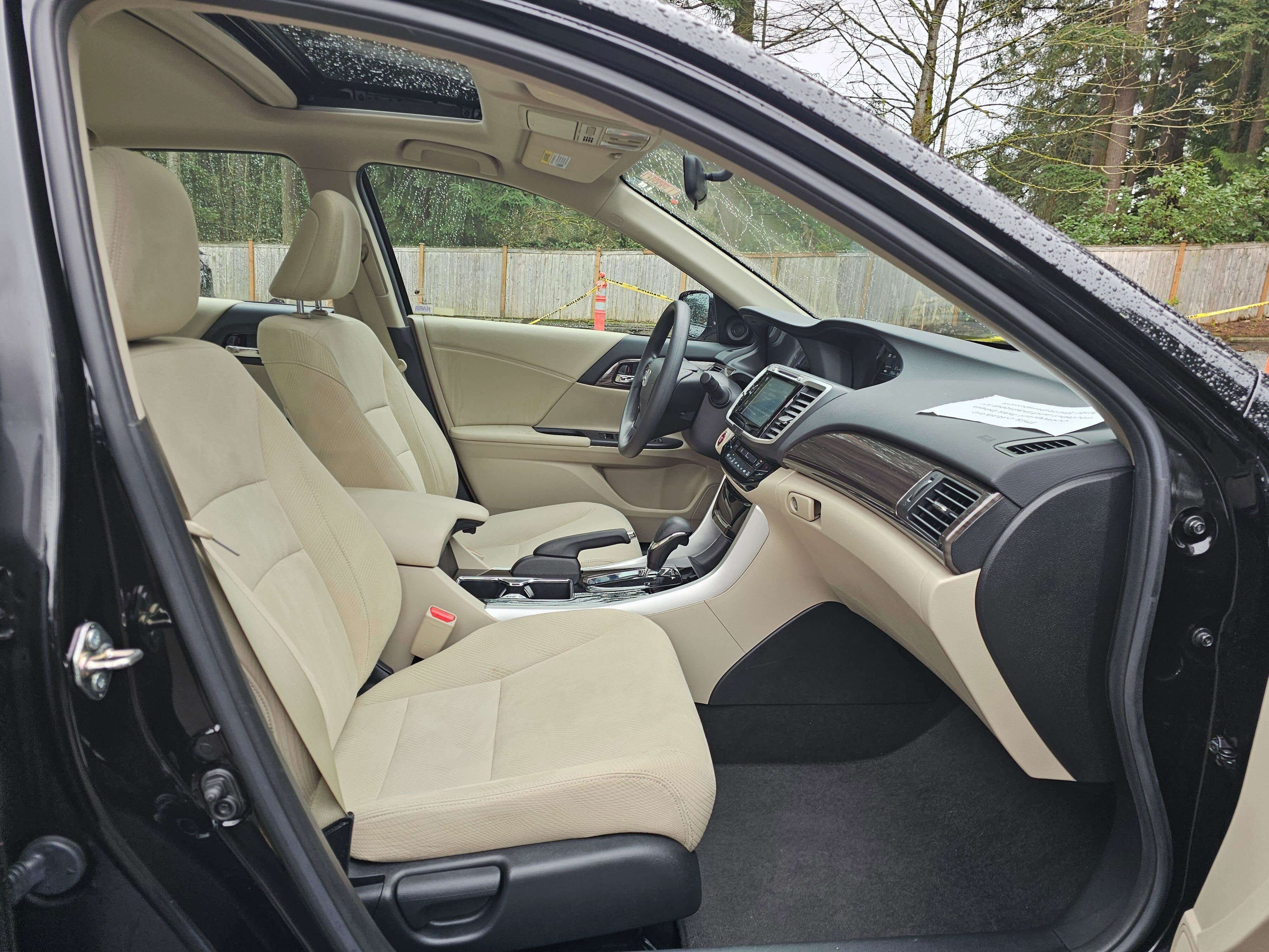 Used 2016 Honda Accord EX image 10