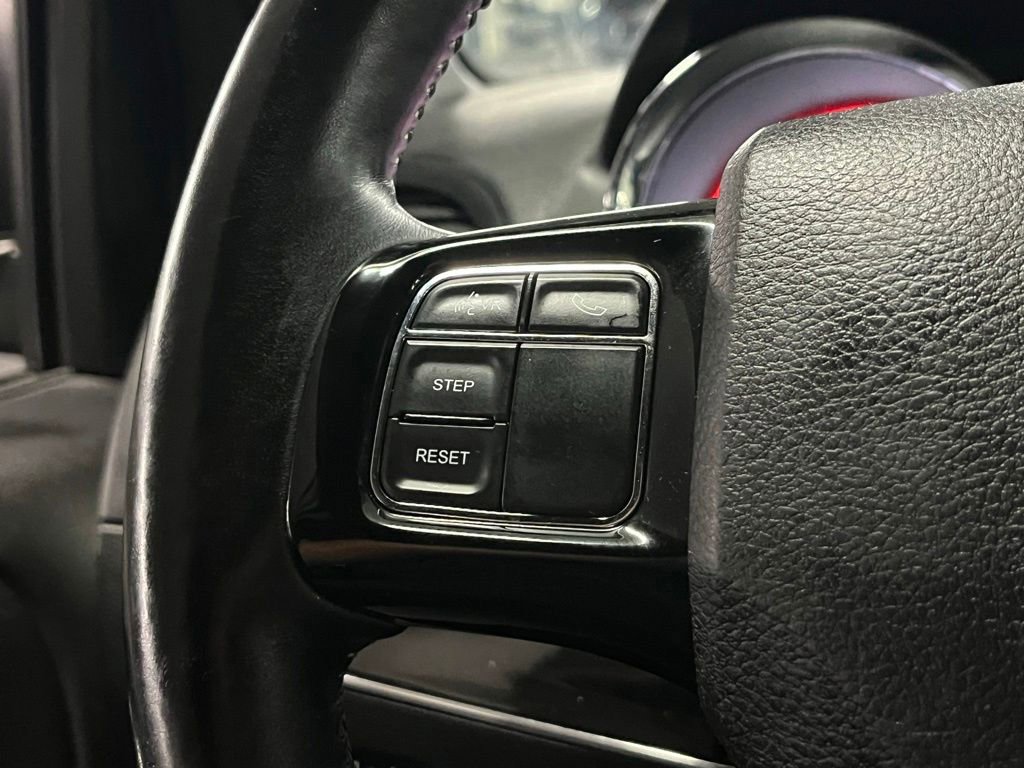 Used 2017 Dodge Grand Caravan SXT w/ Driver Convenience Group FWD image 22
