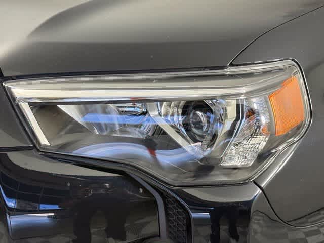 Used 2024 Toyota 4Runner SR5 Premium w/ Moonroof Package AWD/4WD image 12