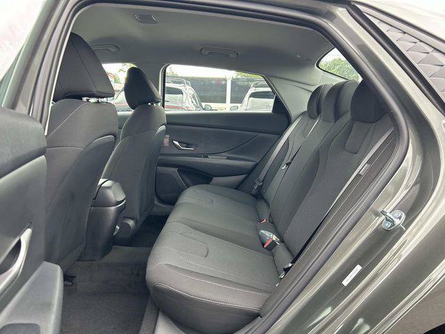 New 2026 Hyundai Elantra SE FWD image 5