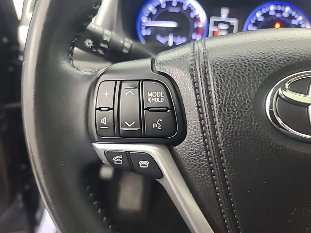 Used 2014 Toyota Highlander Limited FWD image 29