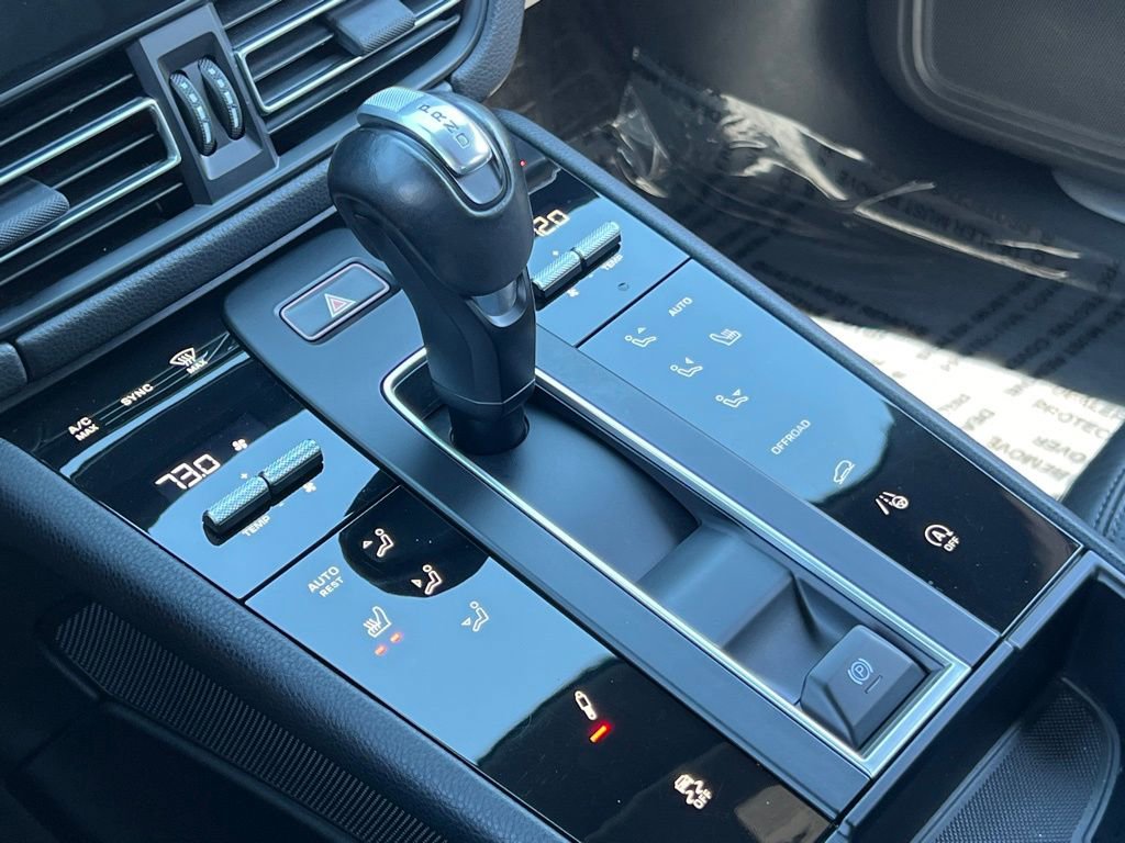 Used 2023 Porsche Macan S w/ Sport Chrono Package image 28