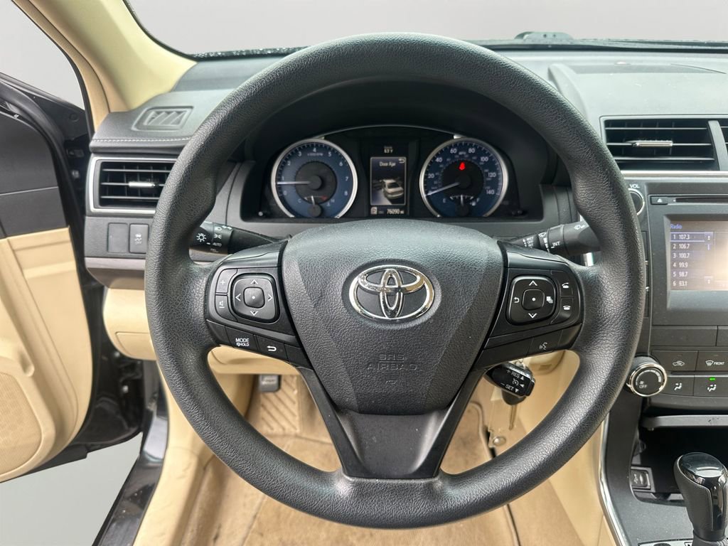 Used 2016 Toyota Camry LE FWD image 12