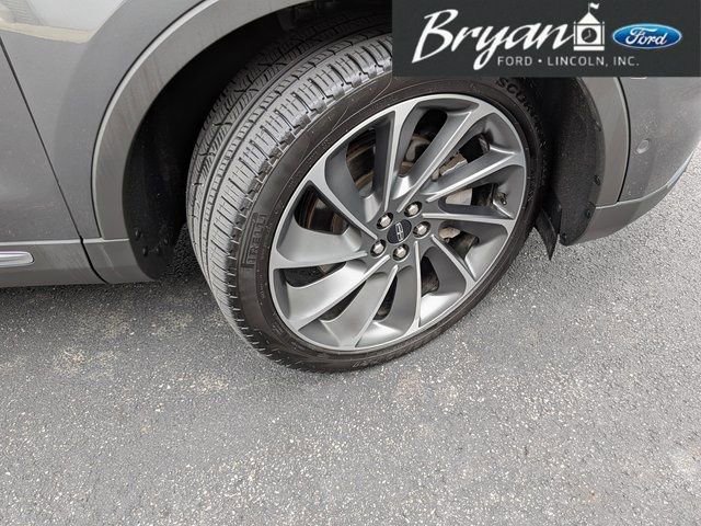 Used 2022 Lincoln Nautilus Reserve w/ Equipment Group 202A image 10