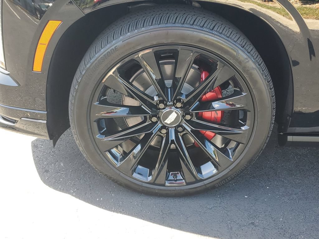Certified 2025 Cadillac Escalade ESV V w/ LPO, ONYX Package AWD/4WD image 10
