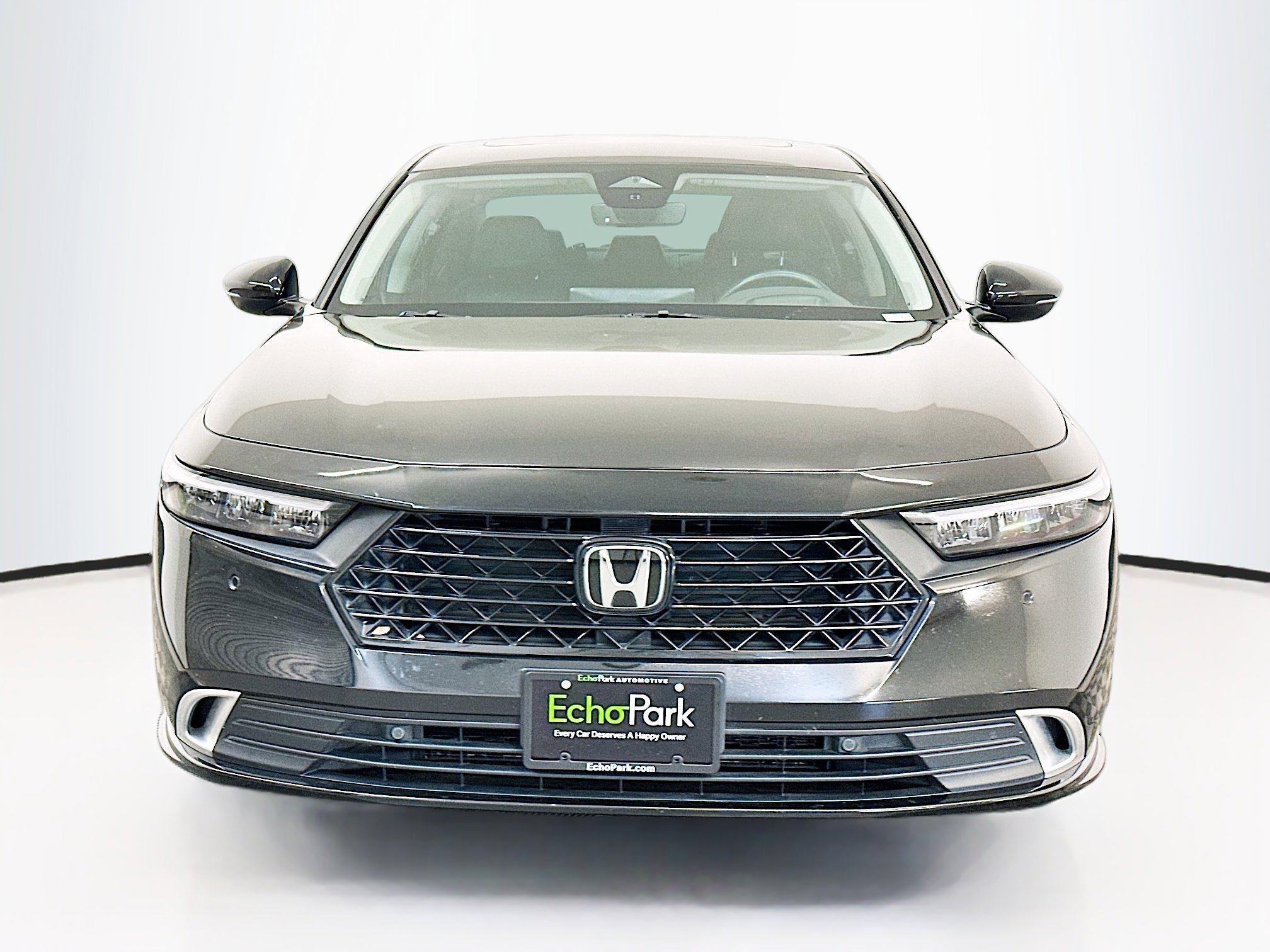Used 2023 Honda Accord Touring image 2