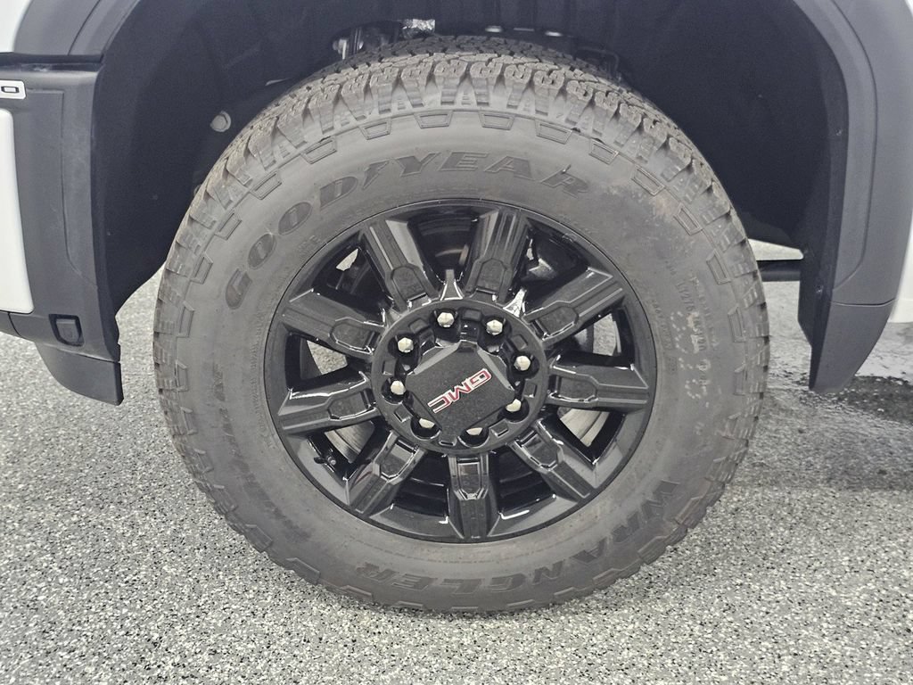 Used 2026 GMC Sierra 2500 AT4 AWD/4WD image 10