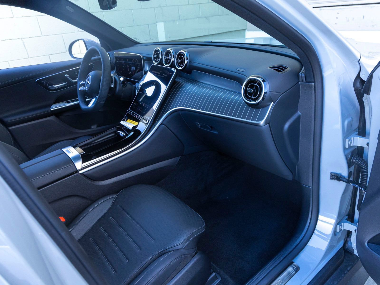 New 2026 Mercedes-Benz GLC 300 image 29