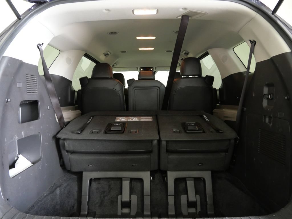 Used 2025 Kia Carnival FWD image 28