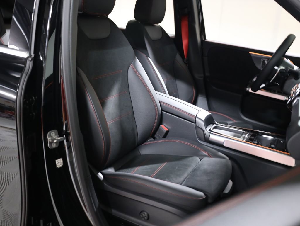 Certified 2025 Mercedes-Benz GLB 35 AMG 4MATIC image 62