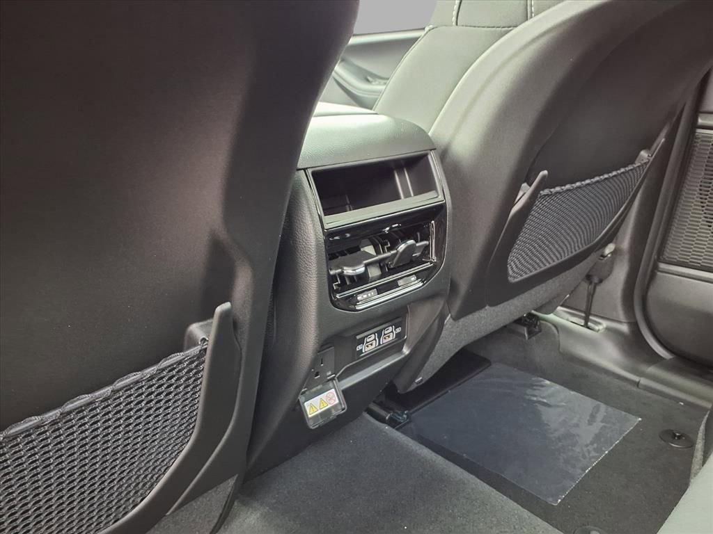 New 2025 Jeep Grand Cherokee Laredo w/ Luxury Tech Group I AWD/4WD image 24