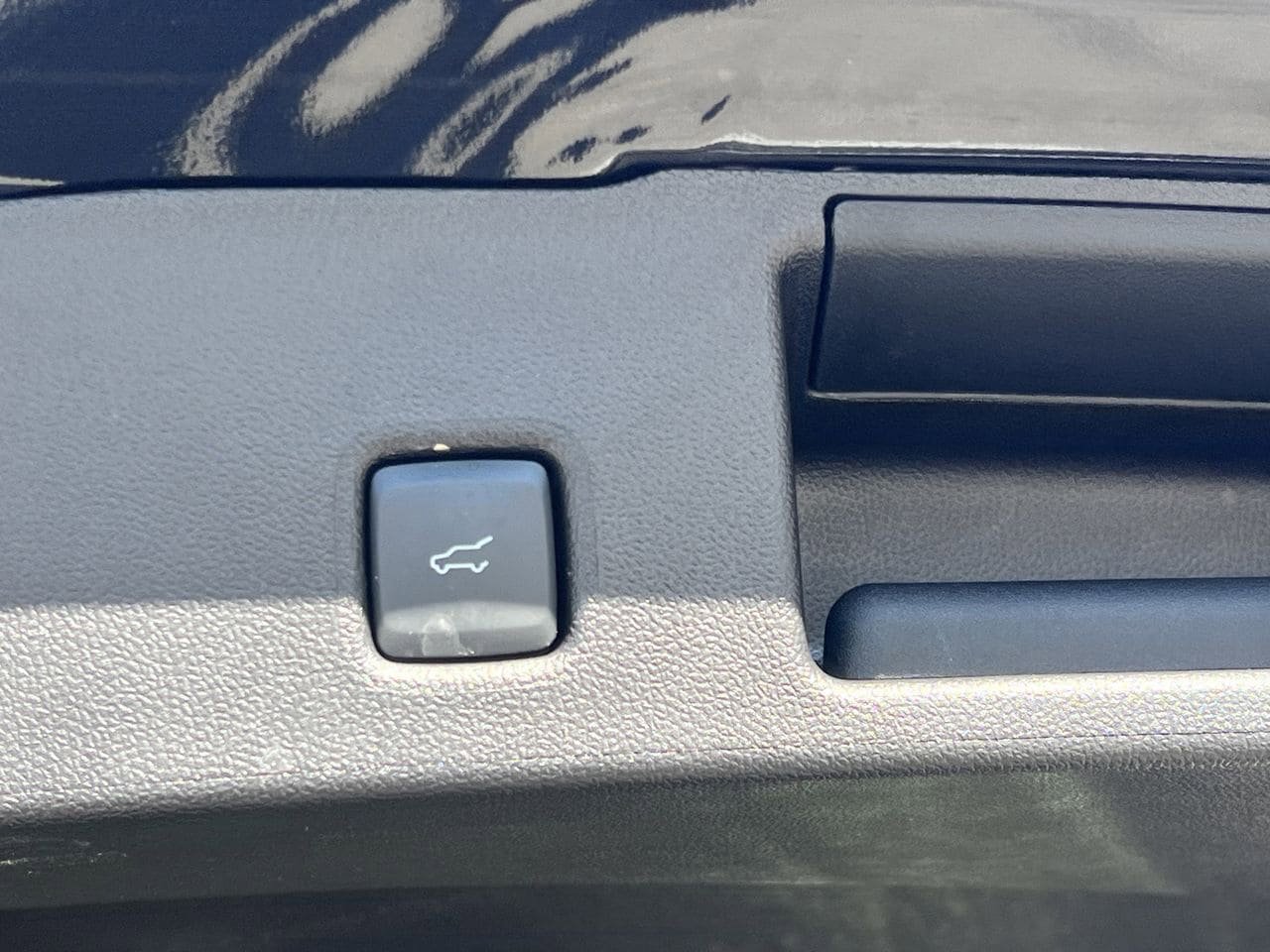 New 2025 Ford Escape Active w/ Active Premium Tech Pack image 6