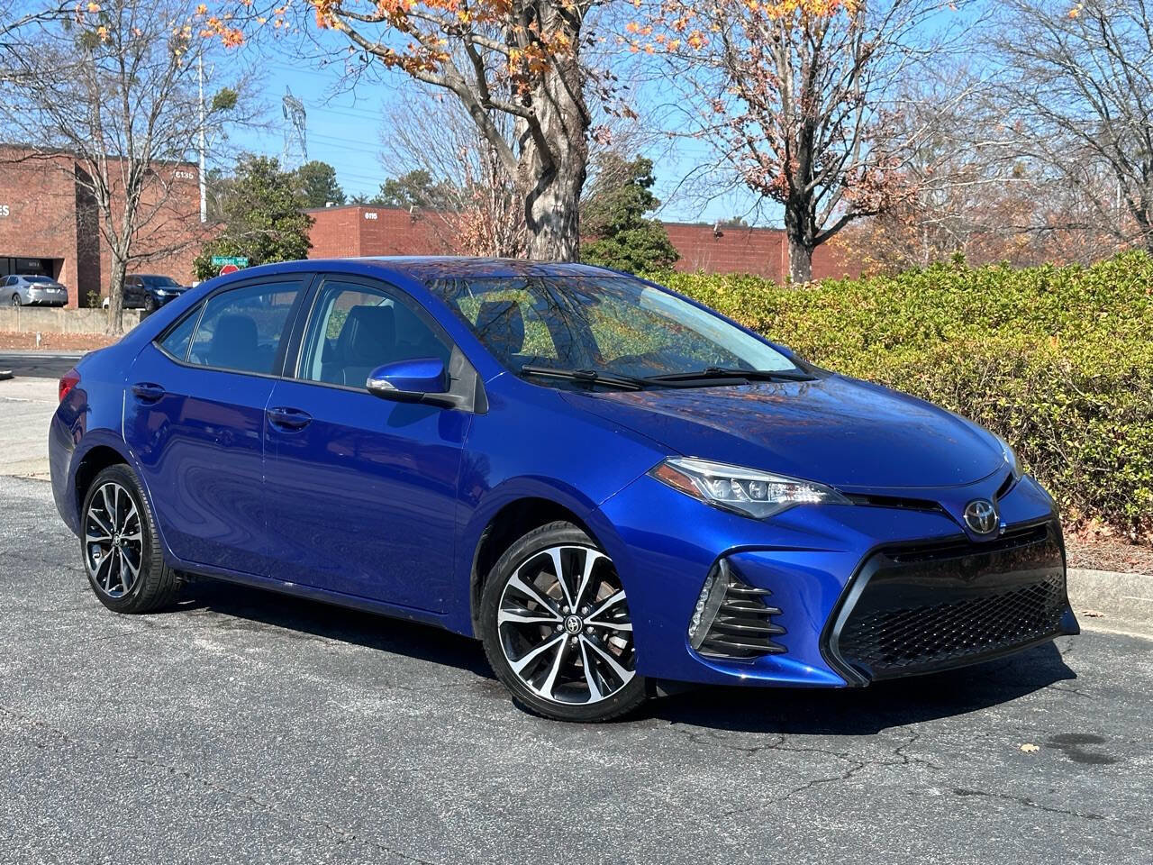 Used 2018 Toyota Corolla SE image 2