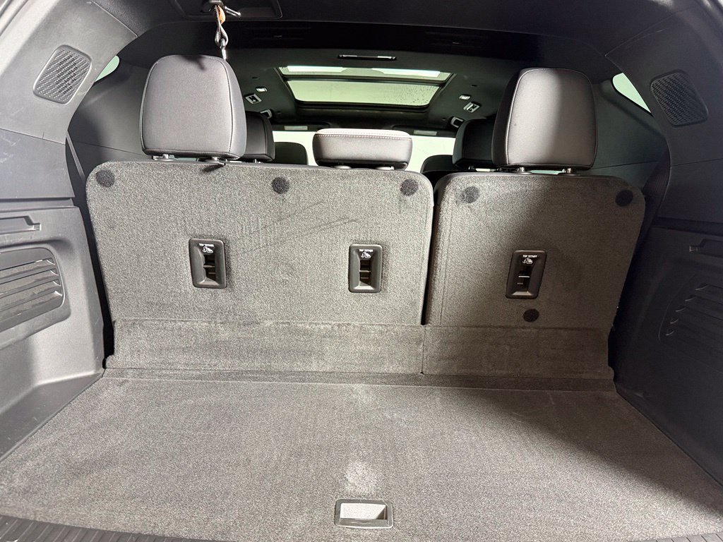 Used 2026 Chevrolet Traverse High Country w/ LPO, Floor Liner Package FWD image 20