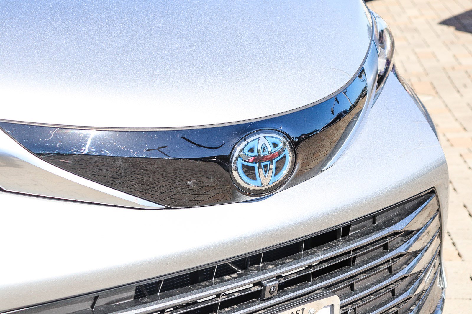 Used 2025 Toyota Sienna Platinum image 6