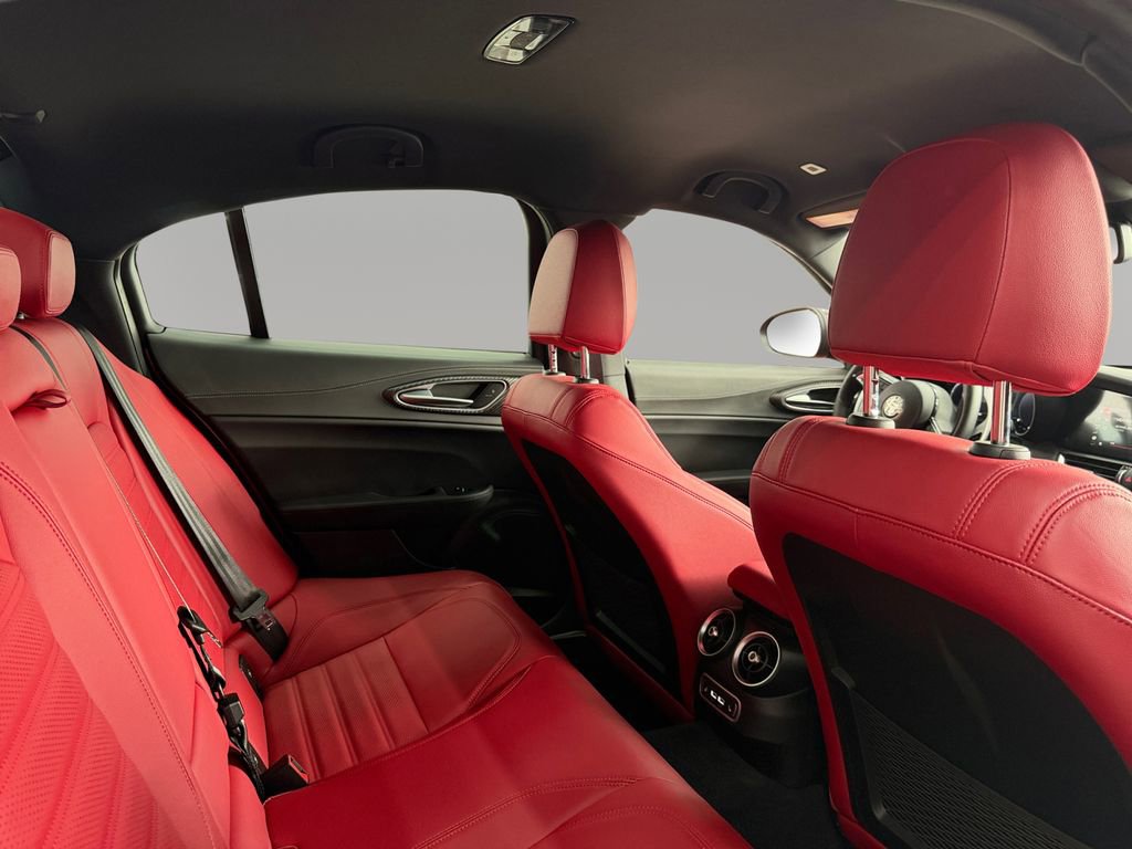 Used 2024 Alfa Romeo Giulia Quadrifoglio RWD image 30