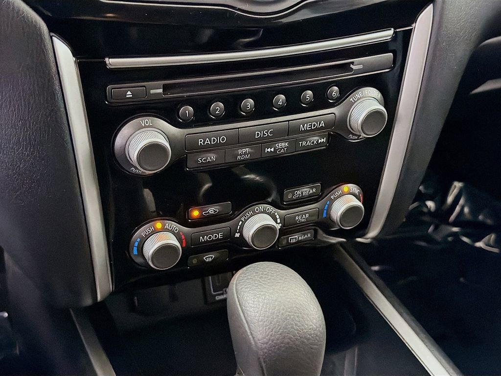 Used 2020 Nissan Pathfinder S FWD image 18