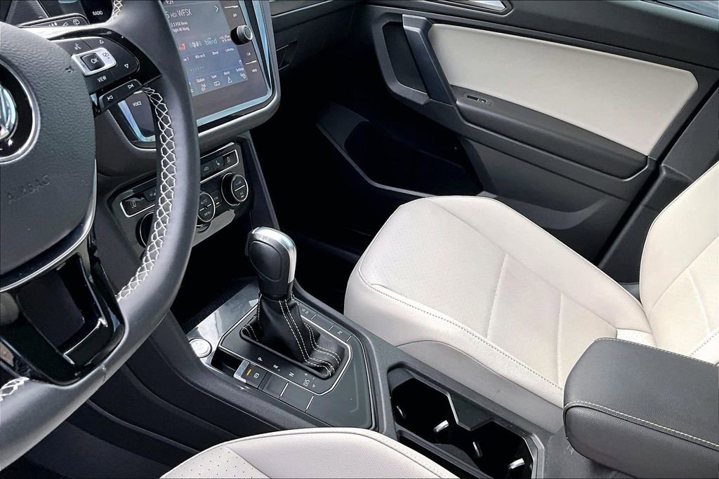 Certified 2021 Volkswagen Tiguan SEL FWD image 23