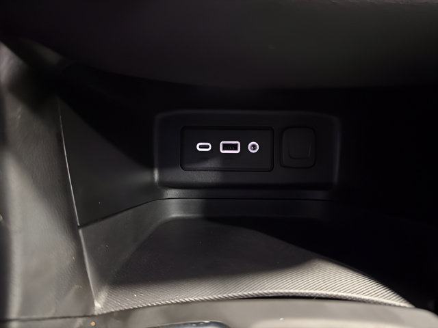 Used 2020 Chevrolet Equinox LT FWD image 20