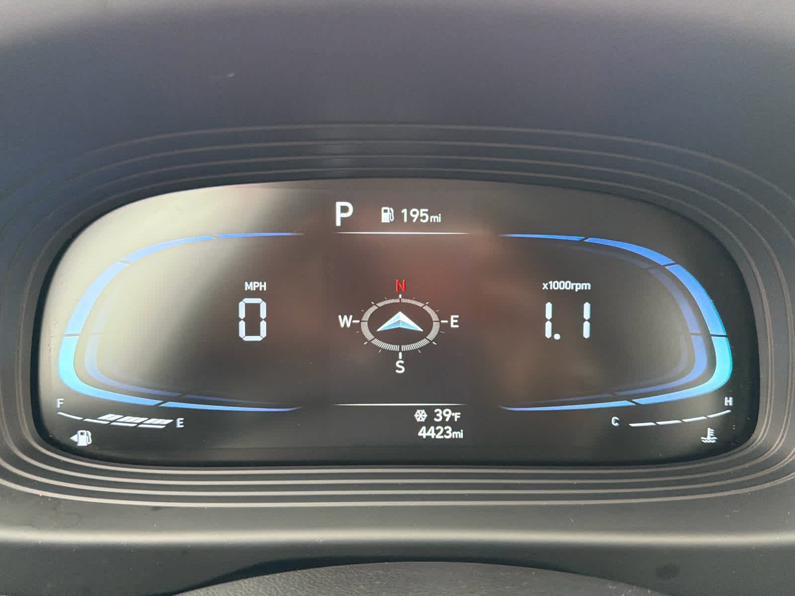 Used 2025 Hyundai Venue Limited image 8