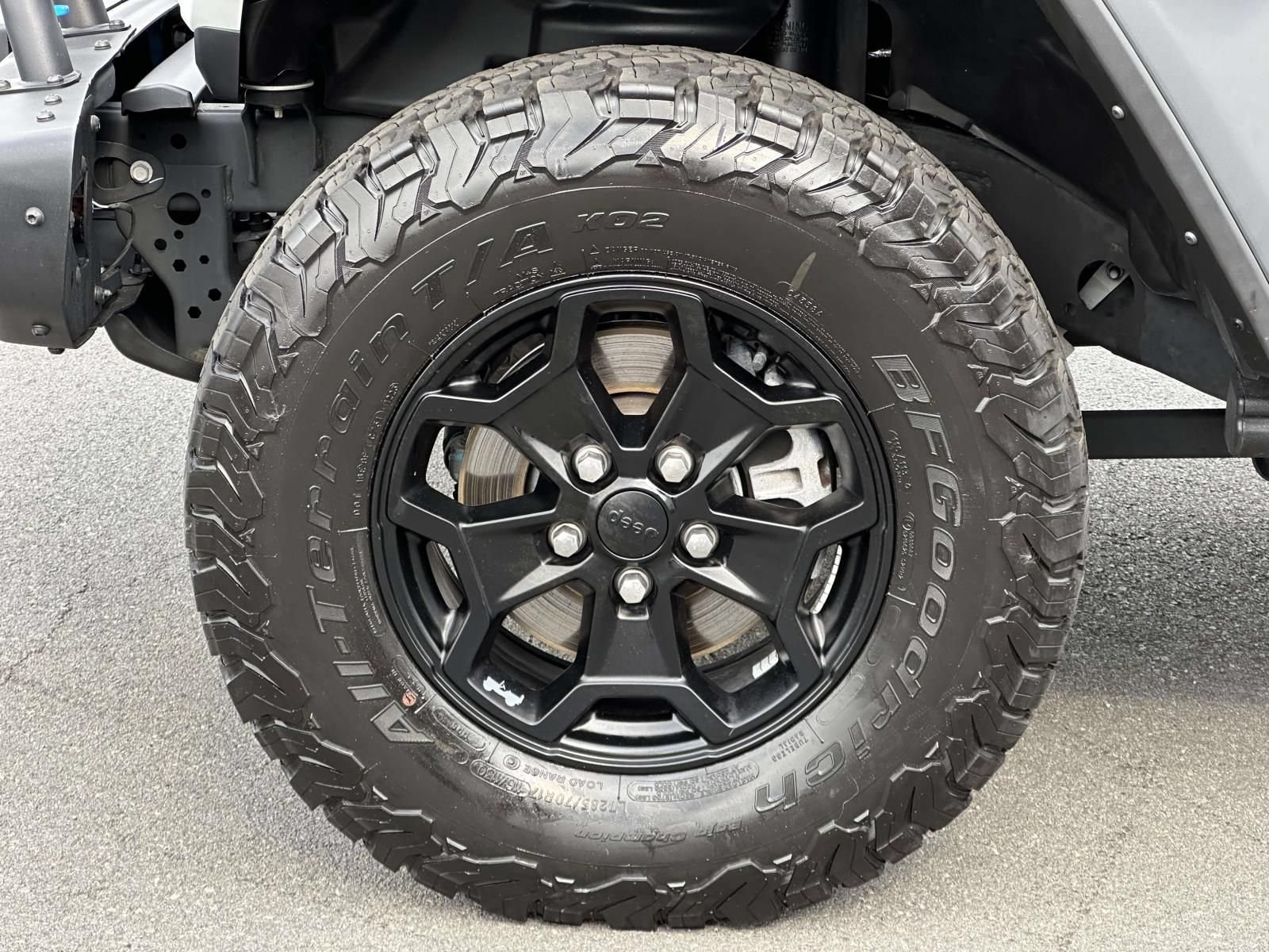 Used 2023 Jeep Wrangler Unlimited Rubicon 4xe AWD/4WD image 7