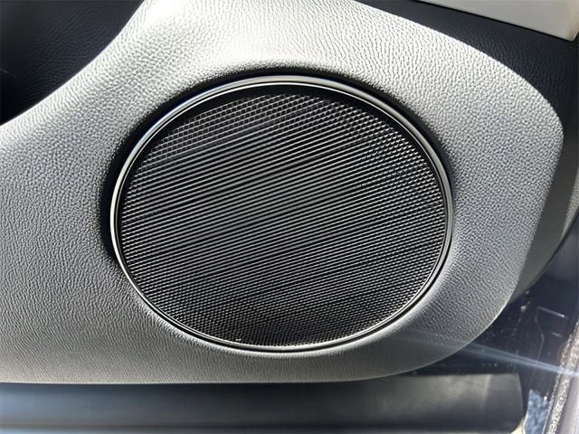 New 2026 Genesis GV70 2.5T Select image 22